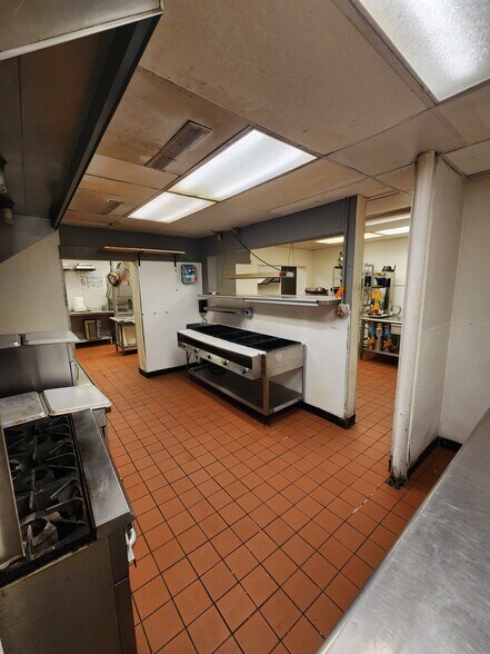 More Photos Of 321 N Main St, Hendersonville Restaurant For Lease