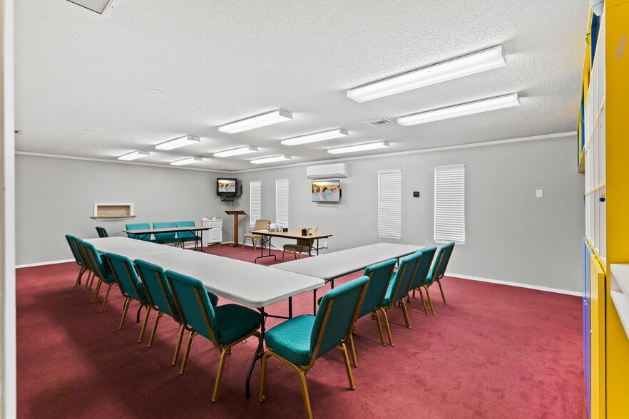 More Photos Of 3601 E Moody Blvd, Bunnell Religious Facility For Sale