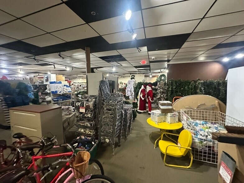 More Photos Of 2335 Union Rd, Cheektowaga Distribution For Sale