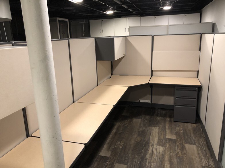 More Photos Of 512 Higgins Rd, Park Ridge Office For Lease