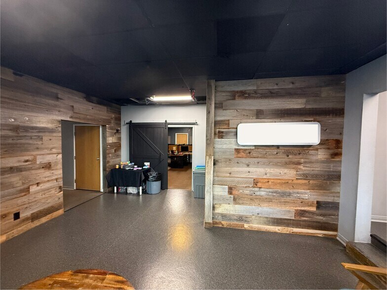 More Photos Of 12987-12999 Arroyo St, San Fernando Warehouse For Lease