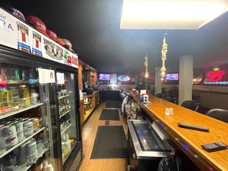 More Photos Of 2521 Waynesburg Dr SE, Canton General Retail For Sale