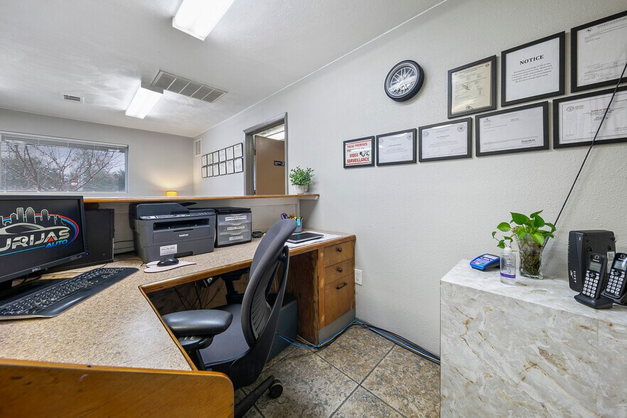 More Photos Of 7215 N Shepherd Dr, Houston Auto Repair For Sale