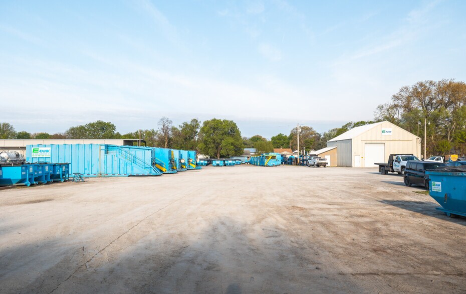 More Photos Of 300 Washington St, South Roxana Warehouse For Sale