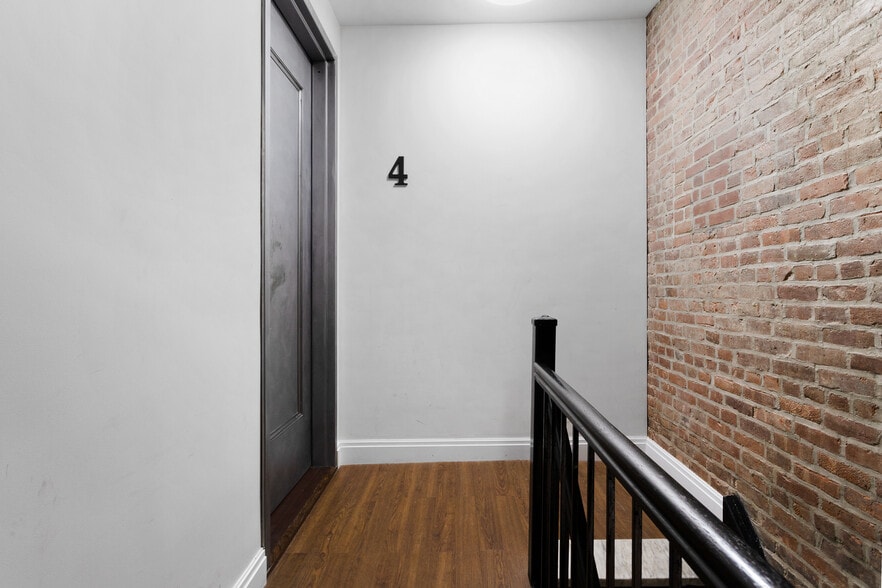More Photos Of 61 Sullivan St, New York Apartments For Sale