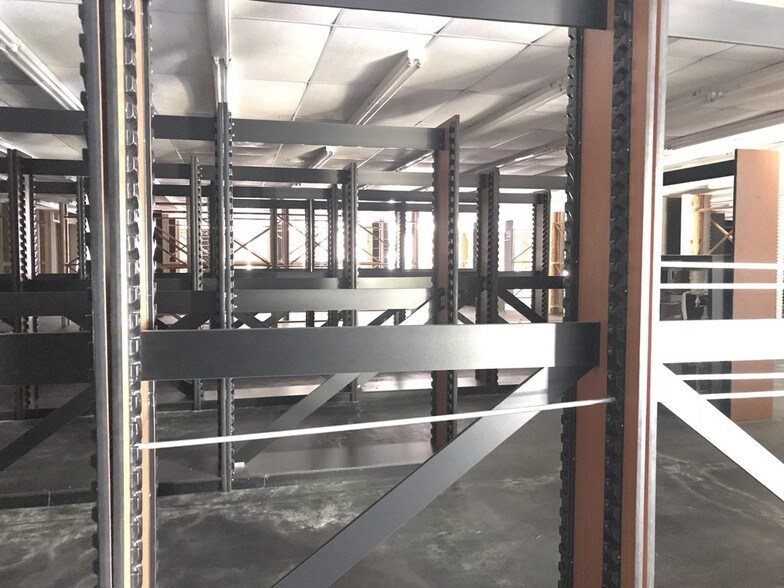 More Photos Of 5953 Roosevelt Blvd, Jacksonville Storefront Retail Office For Lease