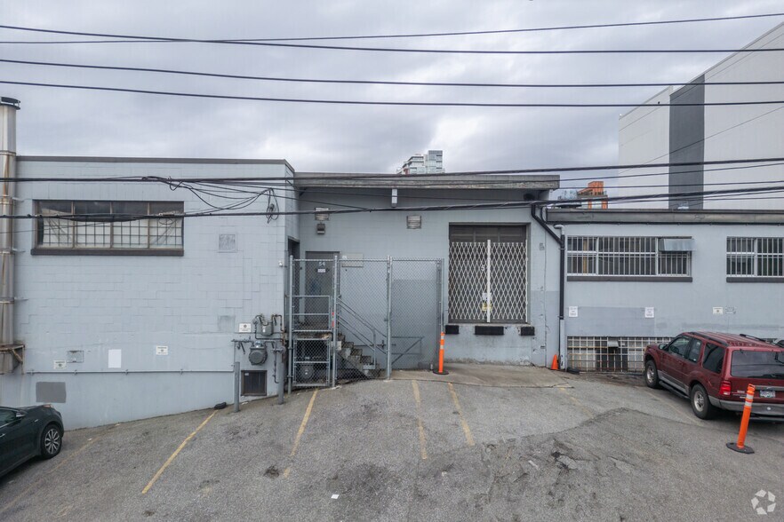 More Photos Of 54-66 E 4th Ave, Vancouver Showroom For Lease