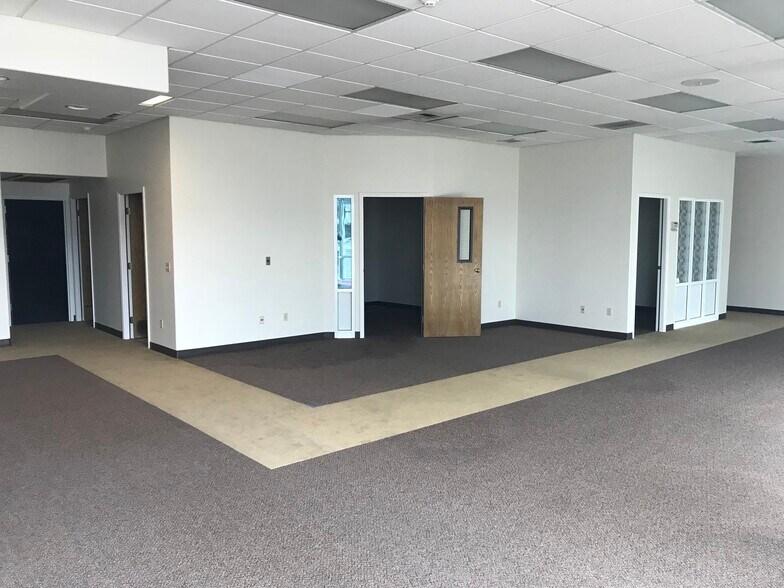 More Photos Of 411 E North Foothills Dr, Spokane Office For Lease