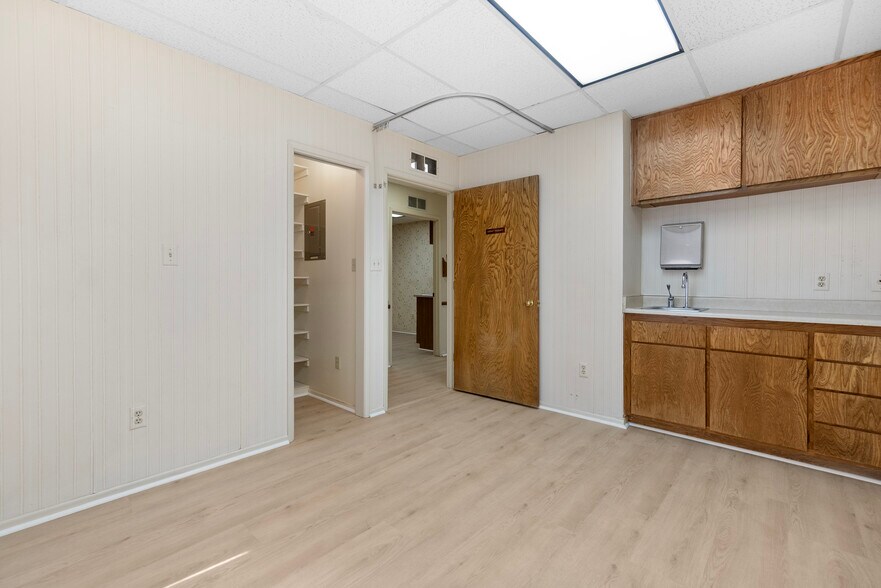 More Photos Of 361-397 N San Jacinto St, Hemet Medical For Sale