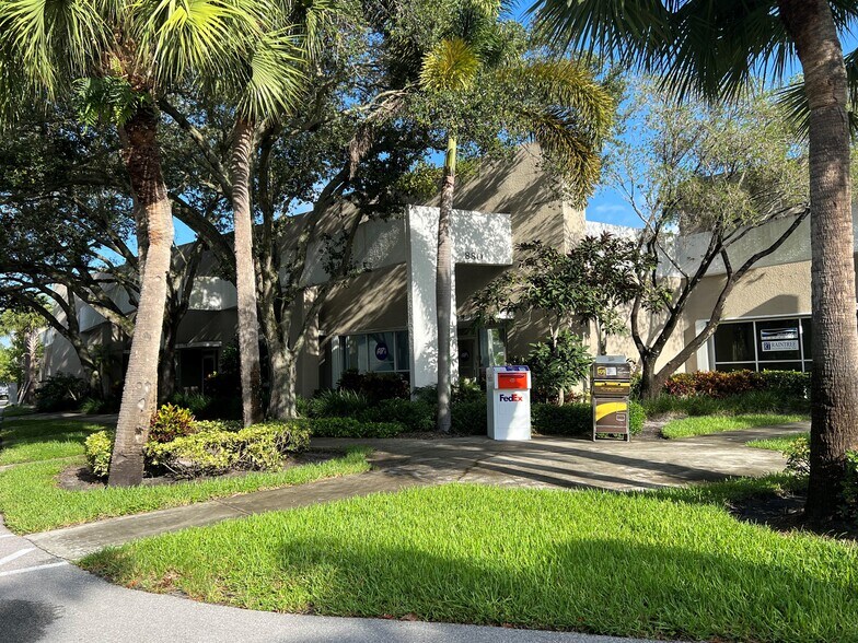 More Photos Of 880 Jupiter Park Dr, Jupiter Light Manufacturing For Sale