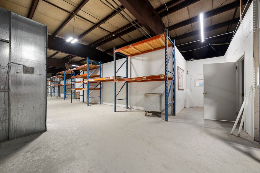 More Photos Of 597 Winthrop St, Taunton Manufacturing For Lease