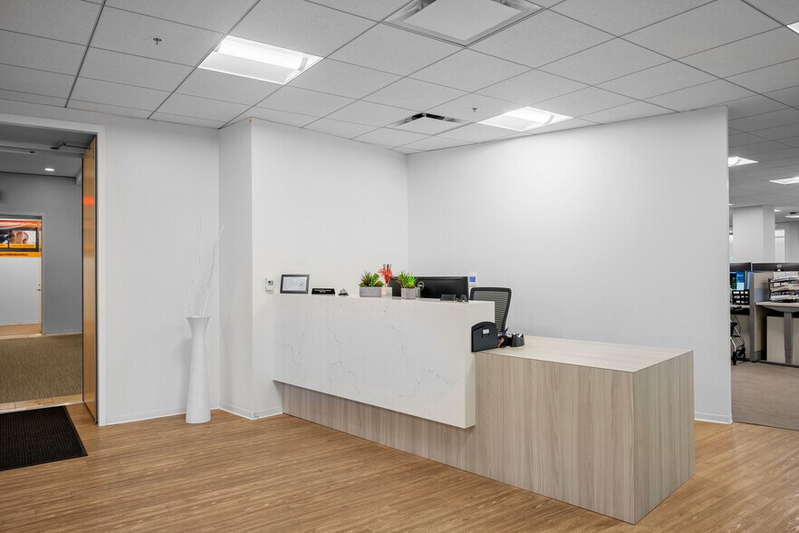 More Photos Of 301 N Lake Ave, Pasadena Office For Lease
