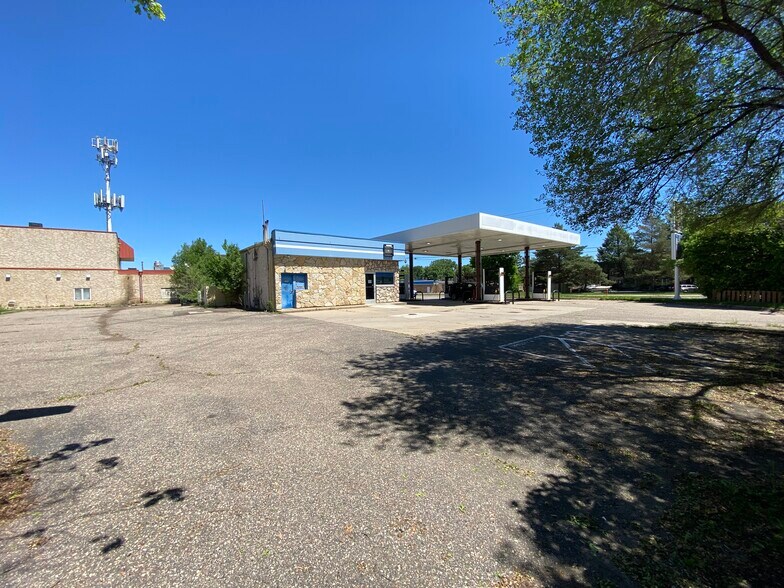 More Photos Of 1700 E Old Shakopee Rd, Minneapolis Auto Repair For Sale