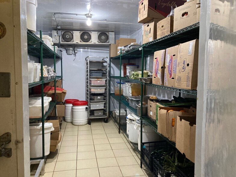 More Photos Of 516 Plaza Dr, Marshall Freestanding For Lease