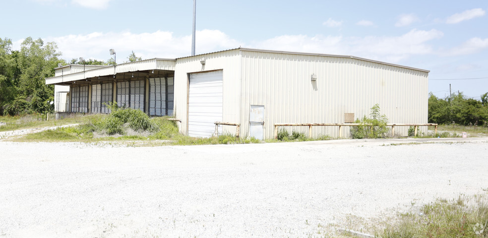 Primary Photo Of 10900 Old Gentilly Rd, New Orleans Warehouse For Lease