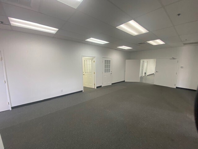 More Photos Of 13539 Desmond St, Pacoima Manufacturing For Lease