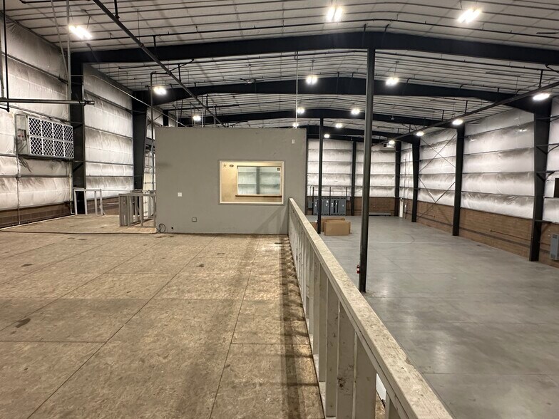 More Photos Of 1430 E Hillsboro St, Pasco Warehouse For Lease