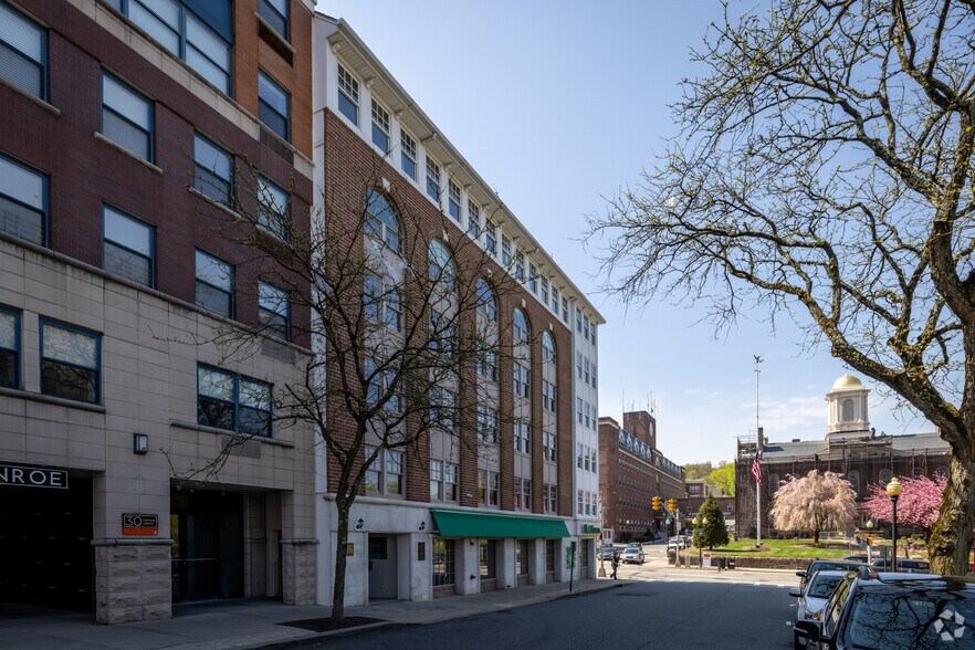 More Photos Of 36 Cattano Ave, Morristown Office For Lease