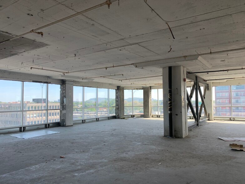More Photos Of 3737 Boul Cremazie E, Montréal Office For Lease