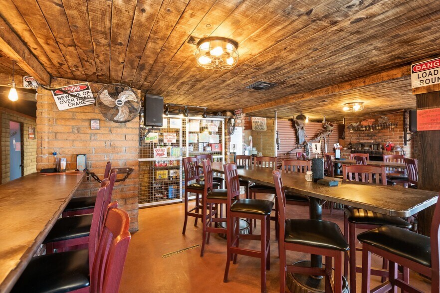 More Photos Of 1200 N Jefferson Dr, Oracle Bar For Sale