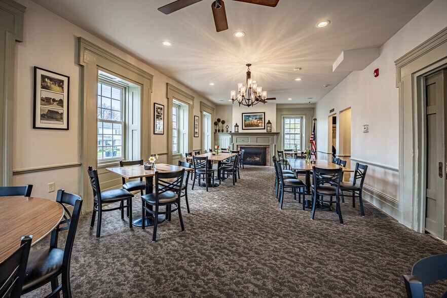 More Photos Of 310 Lake St, Wilson Hotel For Sale