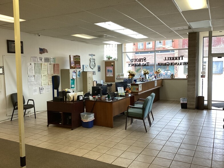 More Photos Of 402 W Main St, Stroud Storefront For Sale