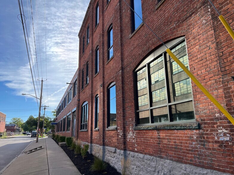 More Photos Of 45 Jewett Ave, Buffalo Loft Creative Space For Lease