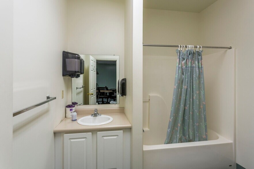 More Photos Of 1947 Medical Ave, Harrisonburg Medical For Lease