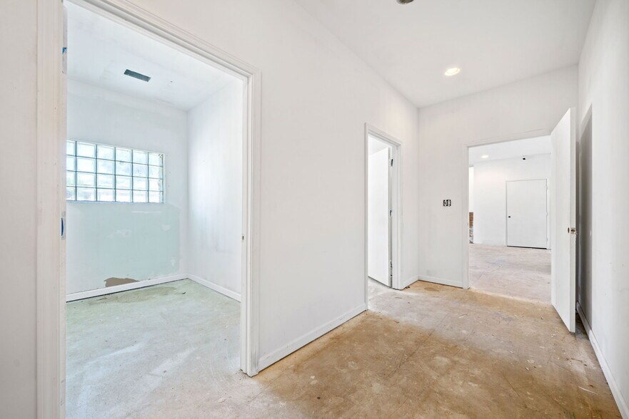 More Photos Of 341 Candler Rd, Atlanta Freestanding For Sale