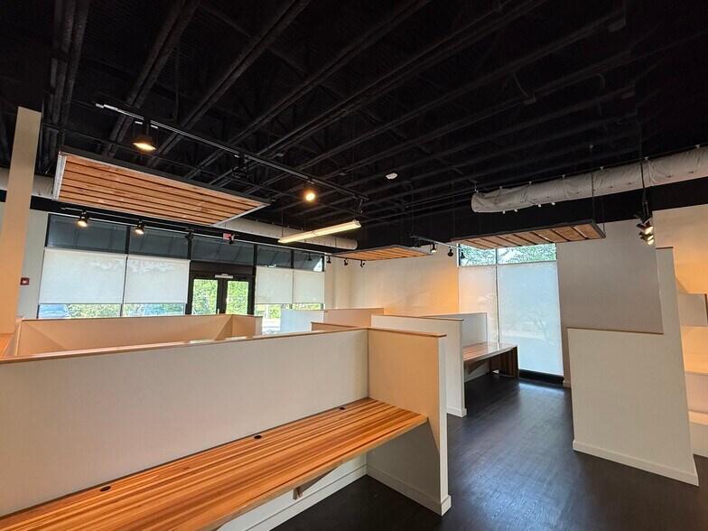 More Photos Of 2144 E Republic Rd, Springfield Office For Lease