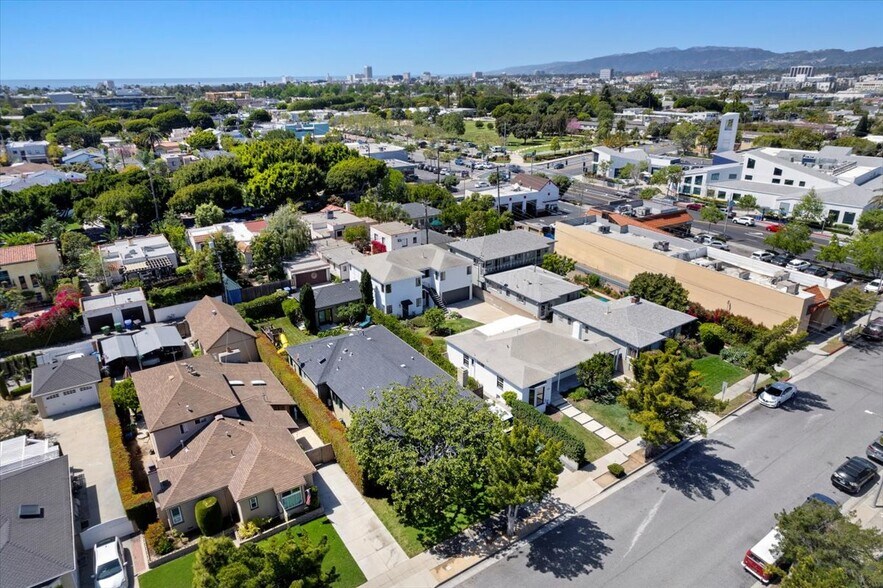 More Photos Of 2218 24th St, Santa Monica Apartments For Sale