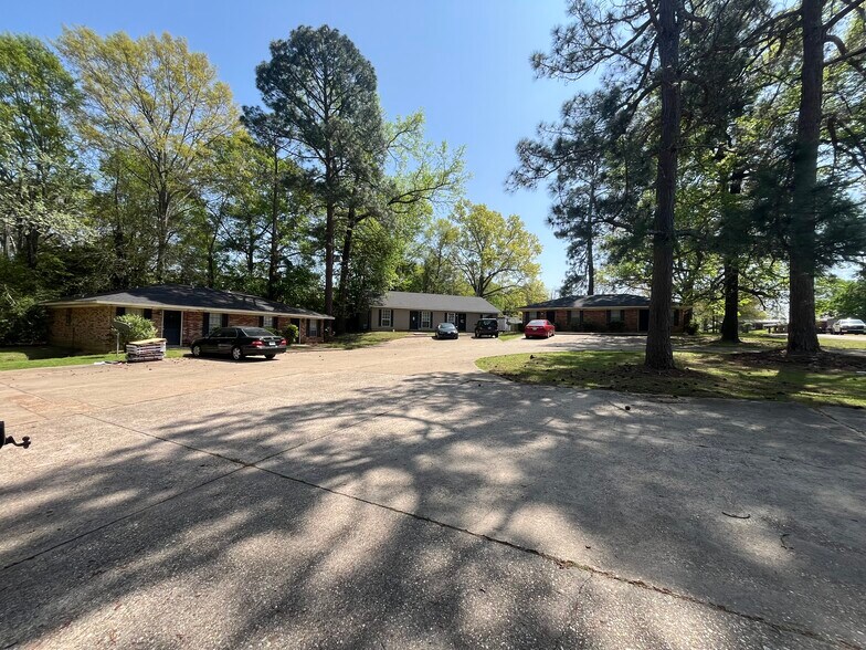 Primary Photo Of 620 N Farmerville St, Ruston Apartments For Sale