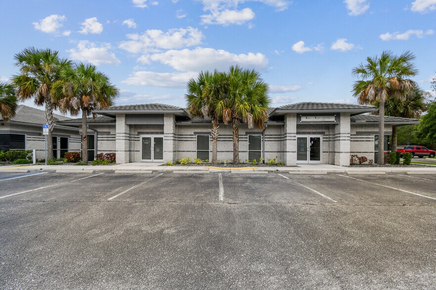 More Photos Of 7300-7313 E Professional Pky, Lakewood Ranch Medical For Sale