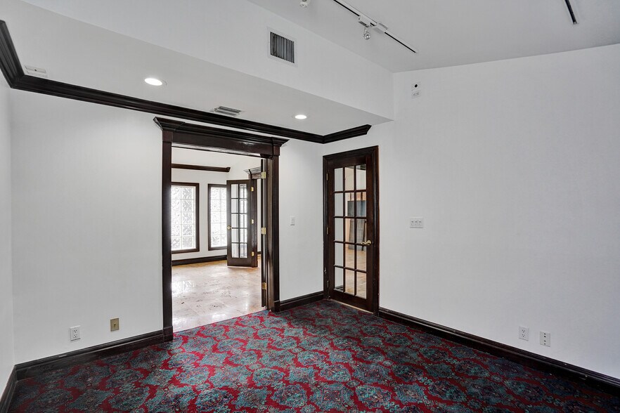 More Photos Of 51 E Commercial Blvd, Fort Lauderdale Medical For Sale