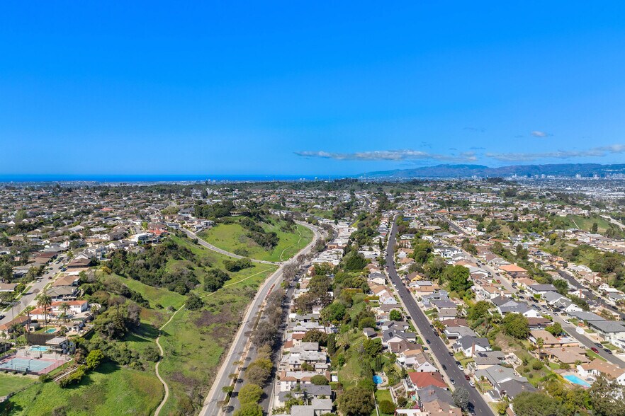 More Photos Of 4043 Don Tomaso Dr, Crenshaw Apartments For Sale