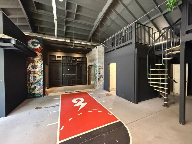 More Photos Of 2020 Placentia Ave, Costa Mesa Manufacturing For Lease