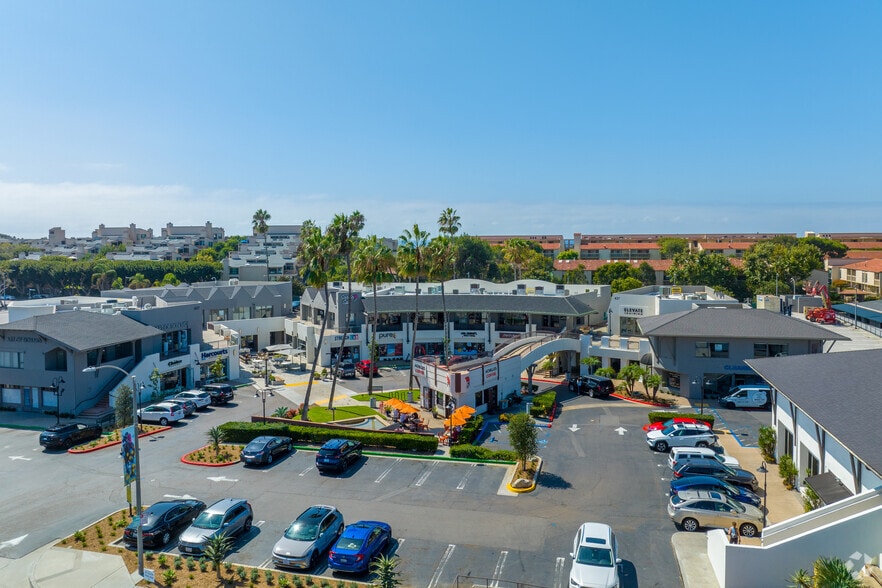 More Photos Of 437 S Highway 101, Solana Beach Storefront For Lease