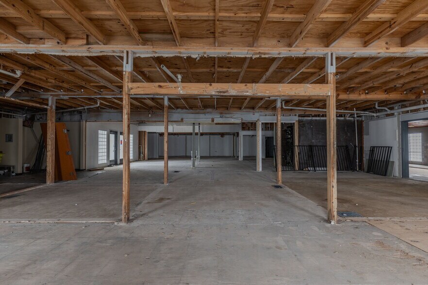 More Photos Of 2908 E Trinity Mills Rd, Carrollton Office For Lease