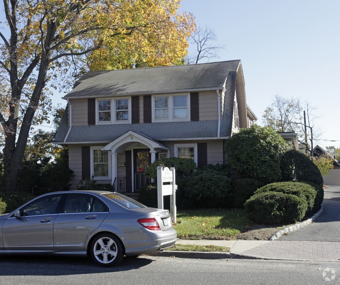 Primary Photo Of 8 Manor Rd, Smithtown Office For Sale