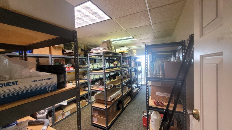 More Photos Of 951 Lake Havasu Ave N, Lake Havasu City Showroom For Lease