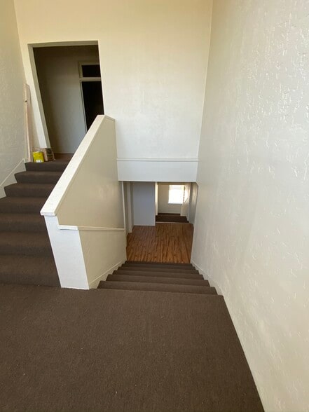 More Photos Of 125-129 N Main St, Porterville Storefront Retail Office For Lease