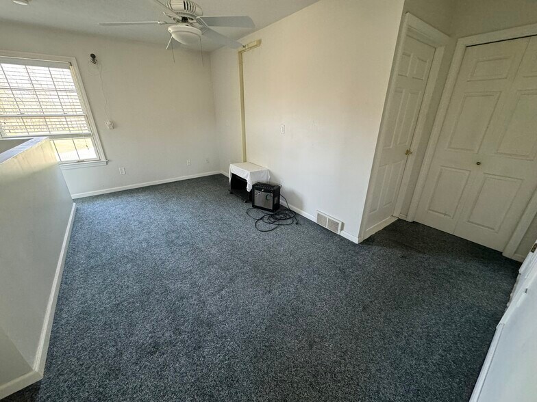 More Photos Of 1173 Manchester Ave SW, North Lawrence Office Residential For Sale