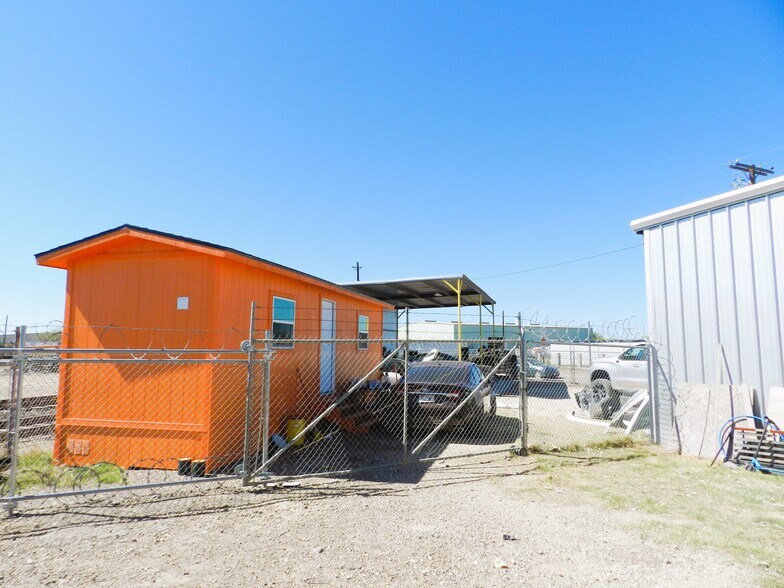 More Photos Of 4005 Andy R Ramos Rd, Laredo Warehouse For Sale