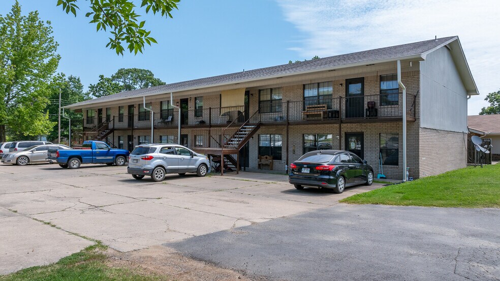 More Photos Of 1400 Jacobs Ave, Fort Smith Apartments For Sale