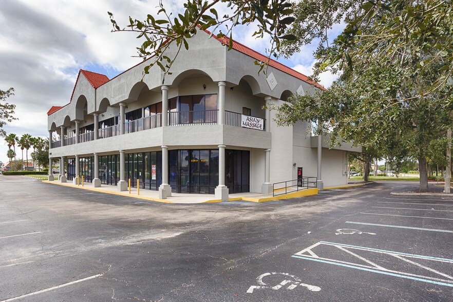 29562960 Vineland Rd, Kissimmee, FL 34746 Retail For Lease