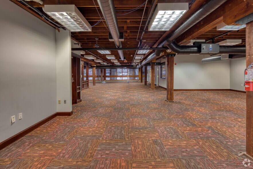 More Photos Of 100 3rd St S, Saint Petersburg Loft Creative Space For Lease