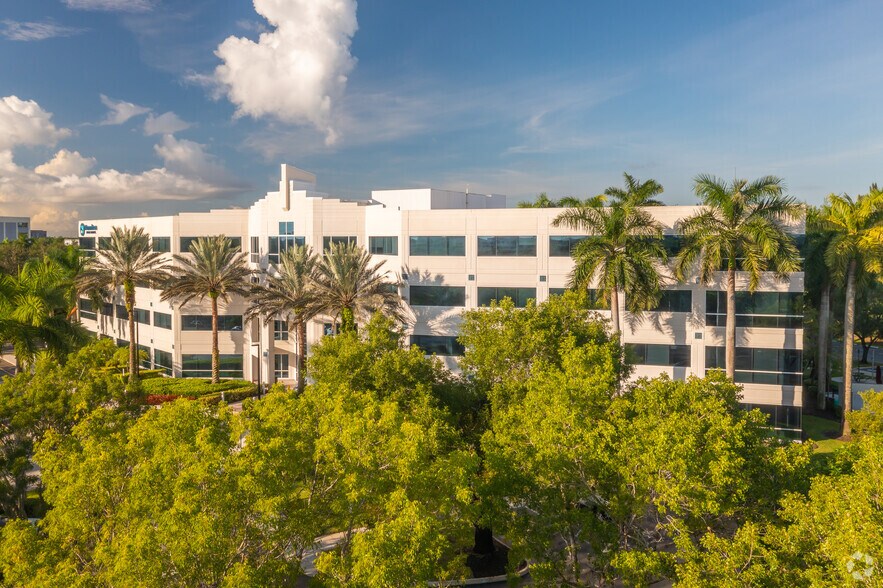 More Photos Of 1551 Sawgrass Corporate Pky, Sunrise Office For Lease