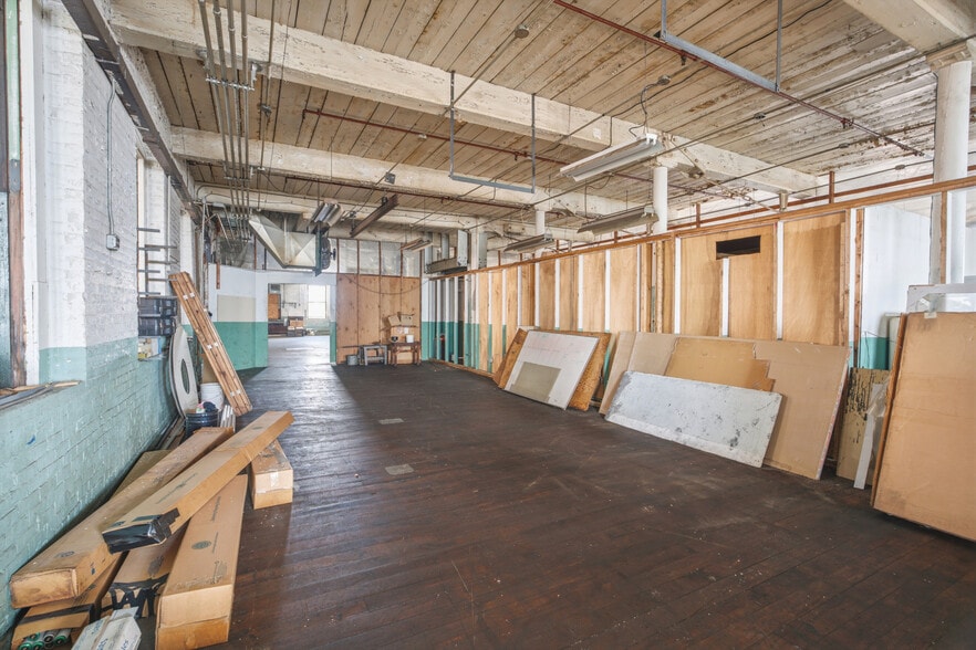 More Photos Of 59 Foundry St, Central Falls Manufacturing For Sale