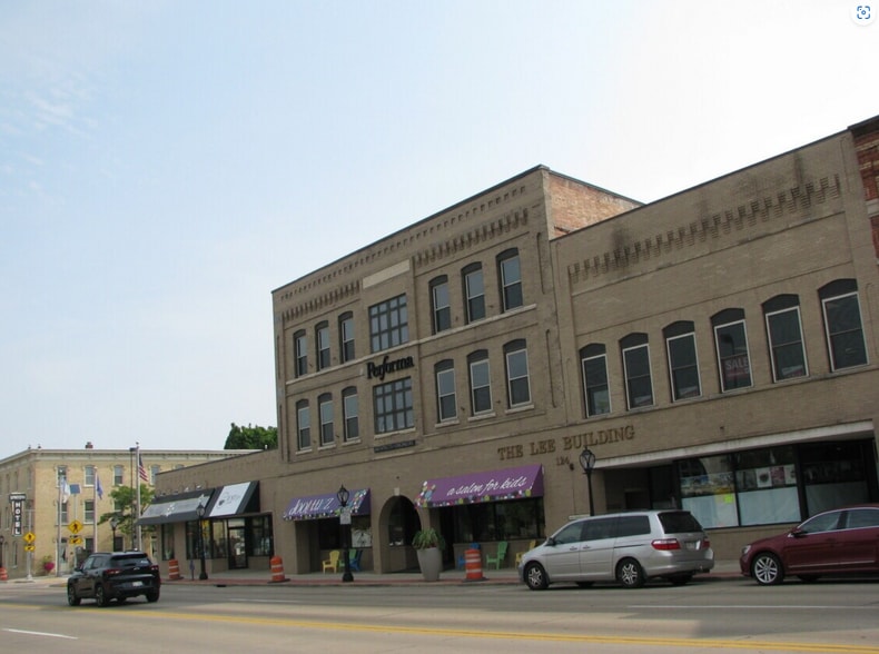 Primary Photo Of 124 N Broadway, De Pere Loft Creative Space For Lease