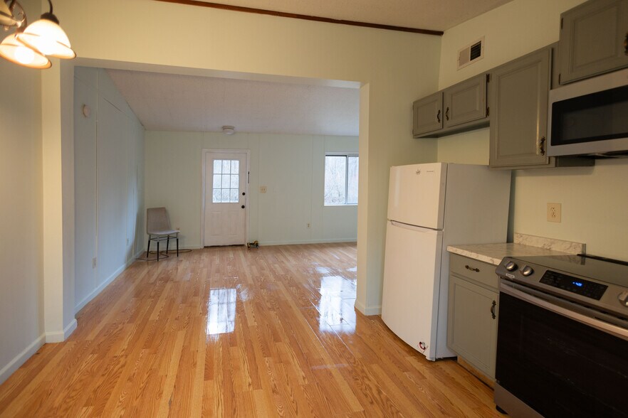 More Photos Of 1460 Pocono Ln, Bartonsville Multifamily For Sale